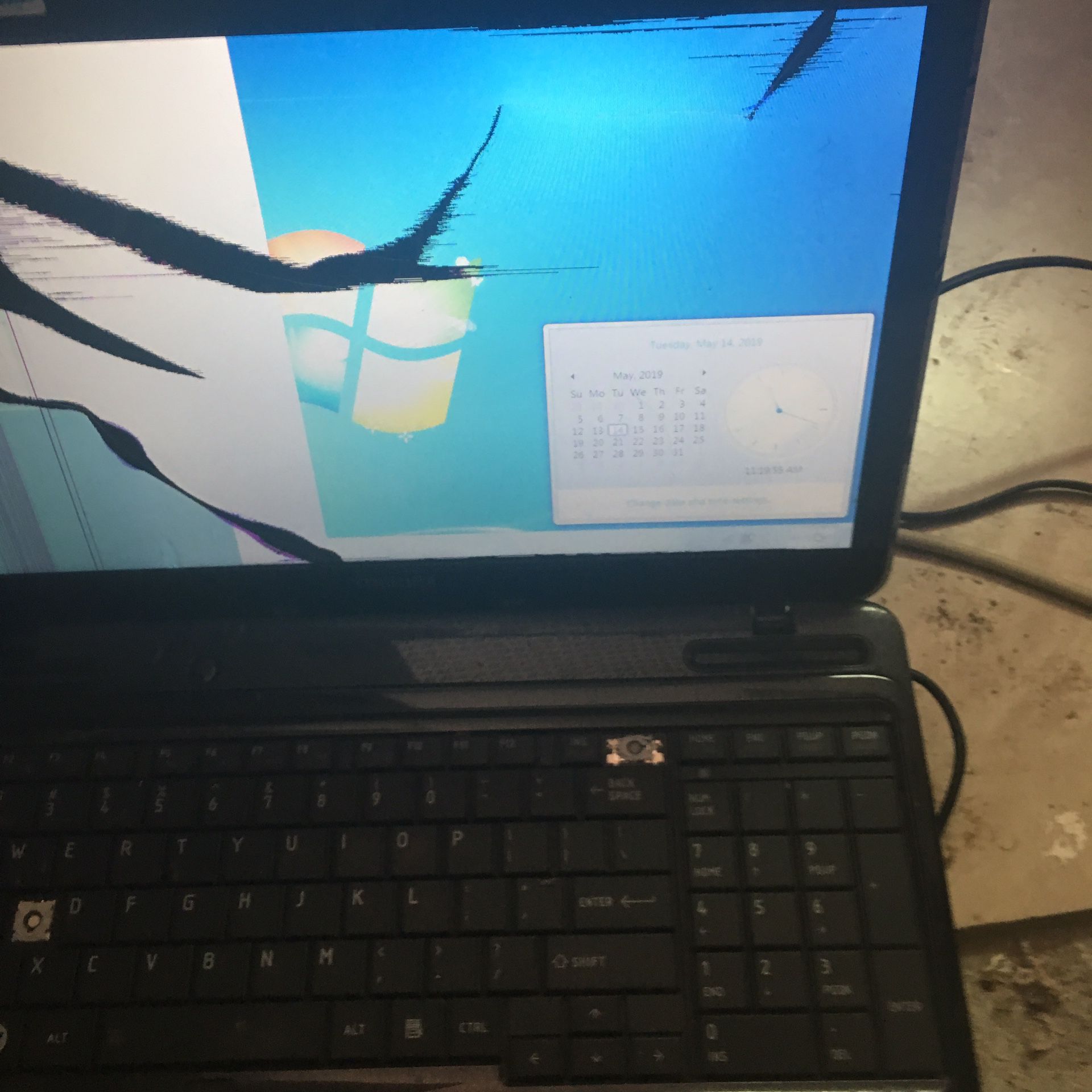 Toshiba Satelite Laptop works but broke screen. I would like ti remove my hard drive when you purchace it so no gard drive but ill leave it in so yo