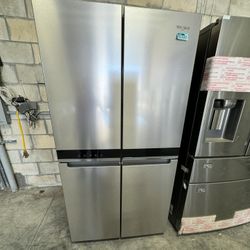 REFRIGERATOR 
