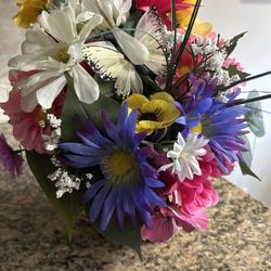 Very Attractive Artificial Flower Arrangement 