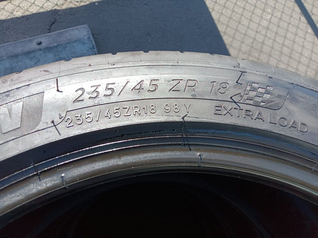4 Llantas 235 45 R18 Michelin Pilot Sport All Season