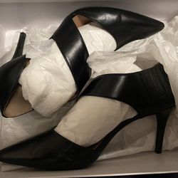 Calvin Klein Black Heels (size 9)
