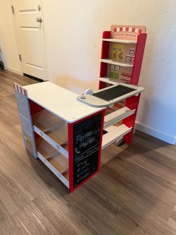 Kids pretend play grocery store