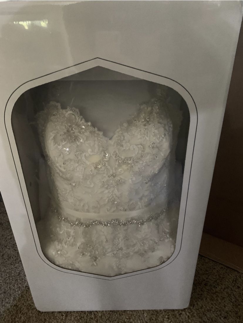 David’s Bridal Size 10 Wedding Dress