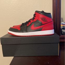 Jordan 1 Mid Banned