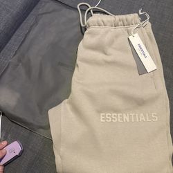 Dusty beige essential sweats