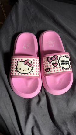 Size 7-8 Hello kitty sandals