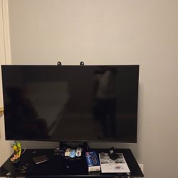 Insignia 55in Television Black With Remote Control