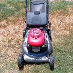 Honda HRR216 Lawnmower
