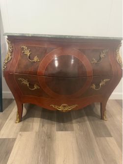 Louis XV bombe chest,green marble top marquetry inlaid and gilt bronze ormolu