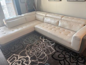 🔥 Modern Rooms To Go Cream Sectional w/ Chaise & Storage – $699