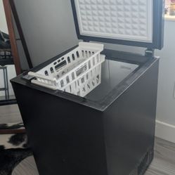 Freezer - Small Chest Style - Black