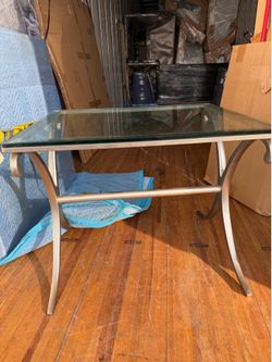 2 Side tables