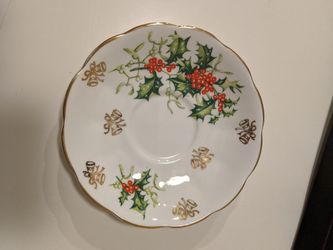Queen Anne Fine Bone China England "Yuletide"