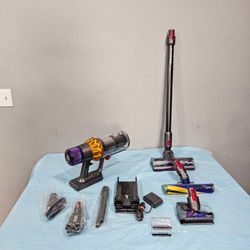 dyson v15 detect cordless vacuum full kit mint