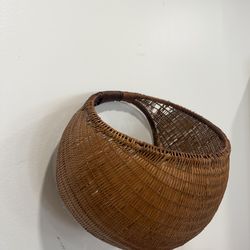 Hanging plant basket