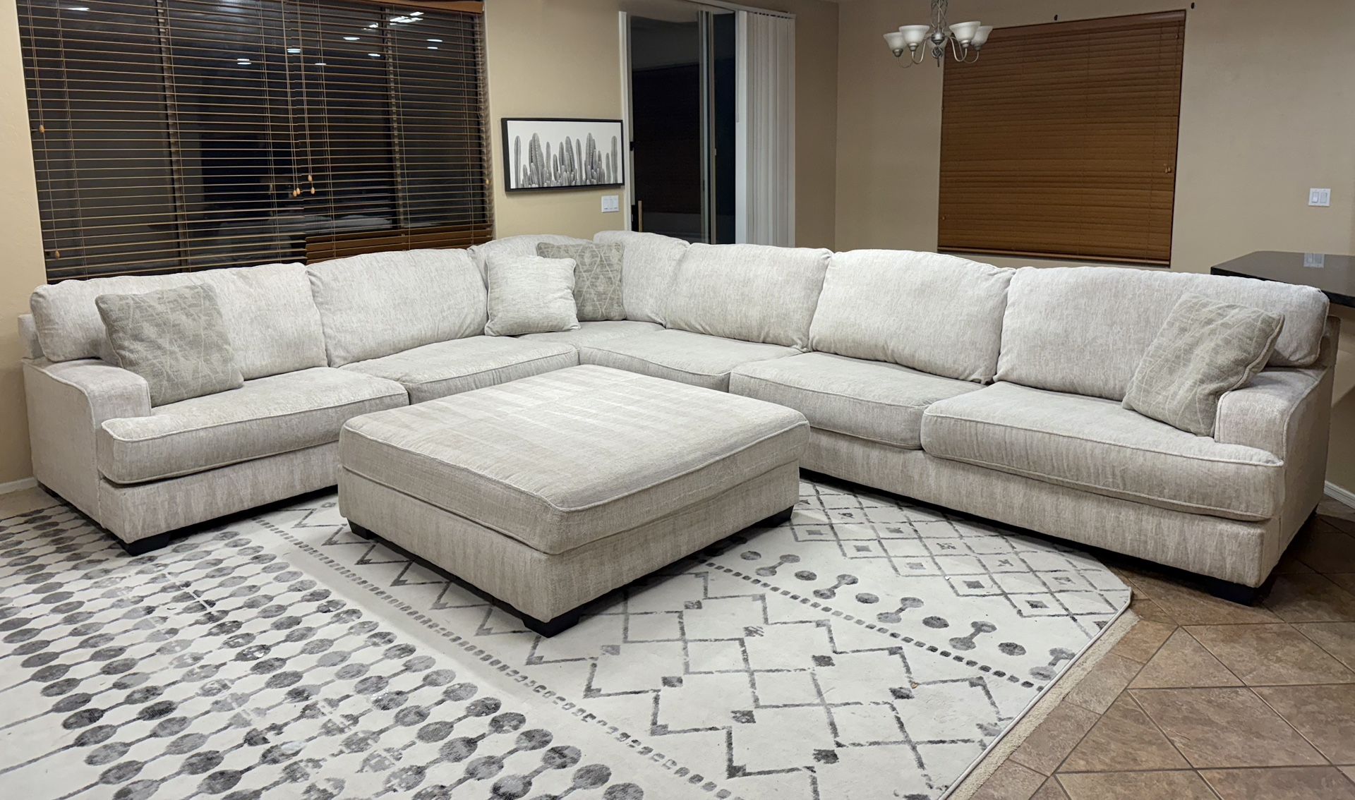 Large 4pc Ashley Rawcliffe Sectional W Ottoman