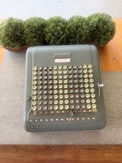 Vintage Felt and Tarrant Comptometer Adding Machine