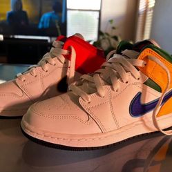 Jordan Air 1 Mid (Gs) 3.5Y