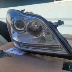 Mercedes Gl450 Right Headlight