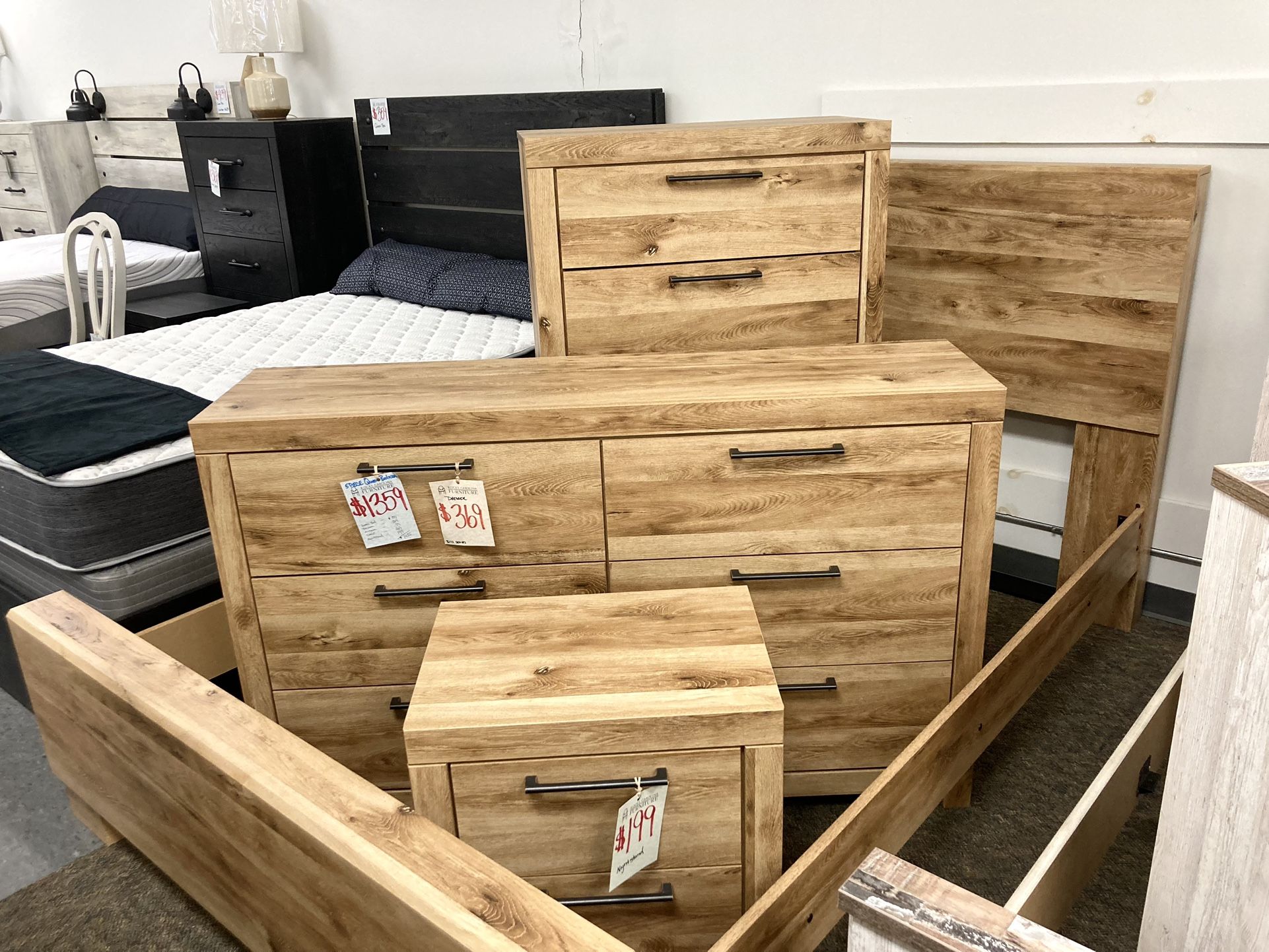 New Queen Bedroom Set — SPECIAL