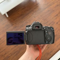 Canon EOS 70D