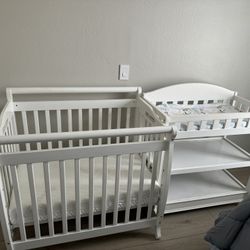 Mini Crib With Changing Table 