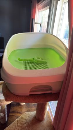Tidy Box Litter Box With Supplies.