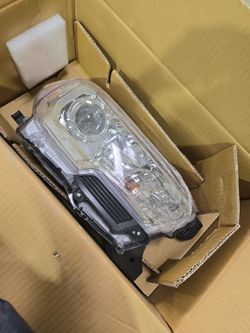 2016-22 Tacoma Right Headlight 
