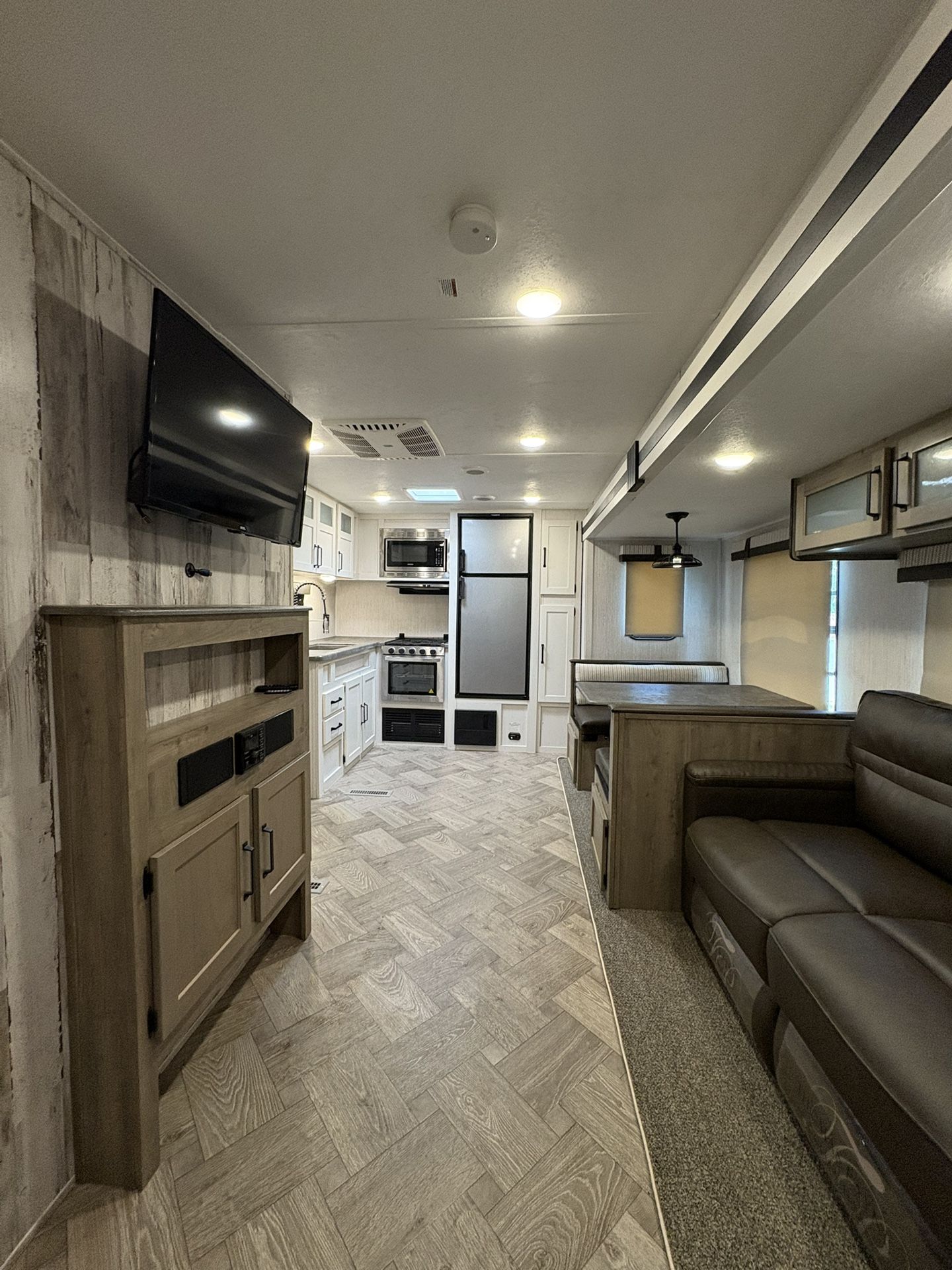 2021 Palomino Puma 30 Ft