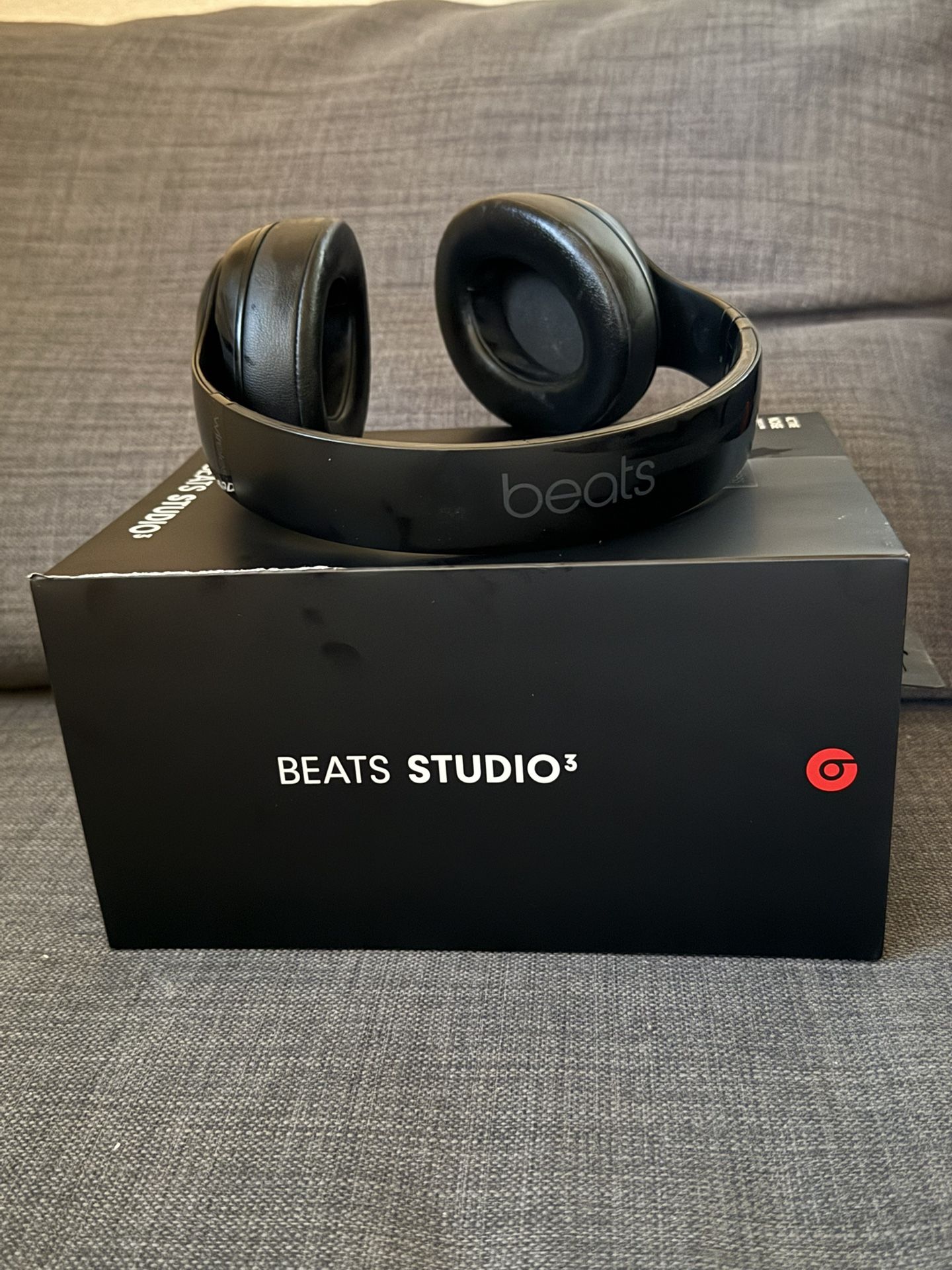BEATS STUDIO 3 - noise cancelling