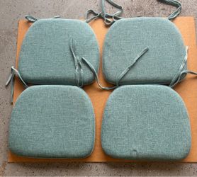 4 -Aqua Teal - Din.Rm./Kit. Chair Cushions / Like New