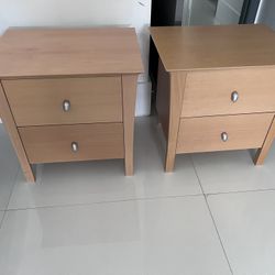 2 Night tables