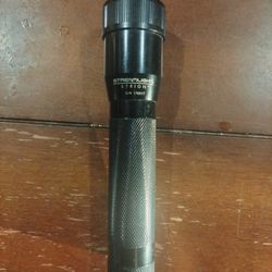 Streamlight Strion Flashlight with Rechargeable Battery/Charging Dock and Spare Bulb