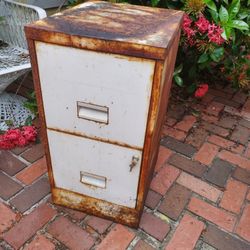 Charming Rusty File Cabinet With 2 Keys For Your Tools