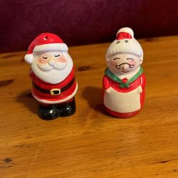 Santa And Mrs Salt And Pepper Shakers