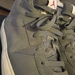 Jordan Series Mid Men 10.5 