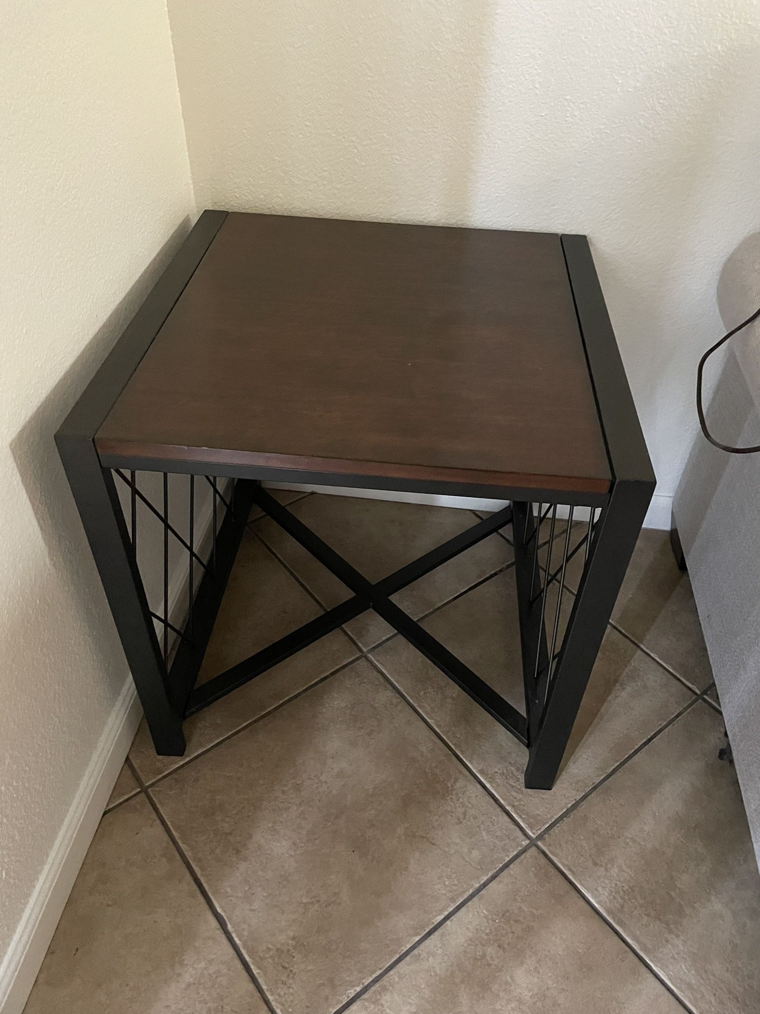 2 Matching End Tables And A Coffee Table
