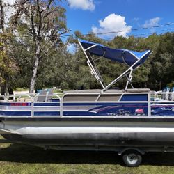 2015 22ft Suntracker Fishing Pontoon Boat