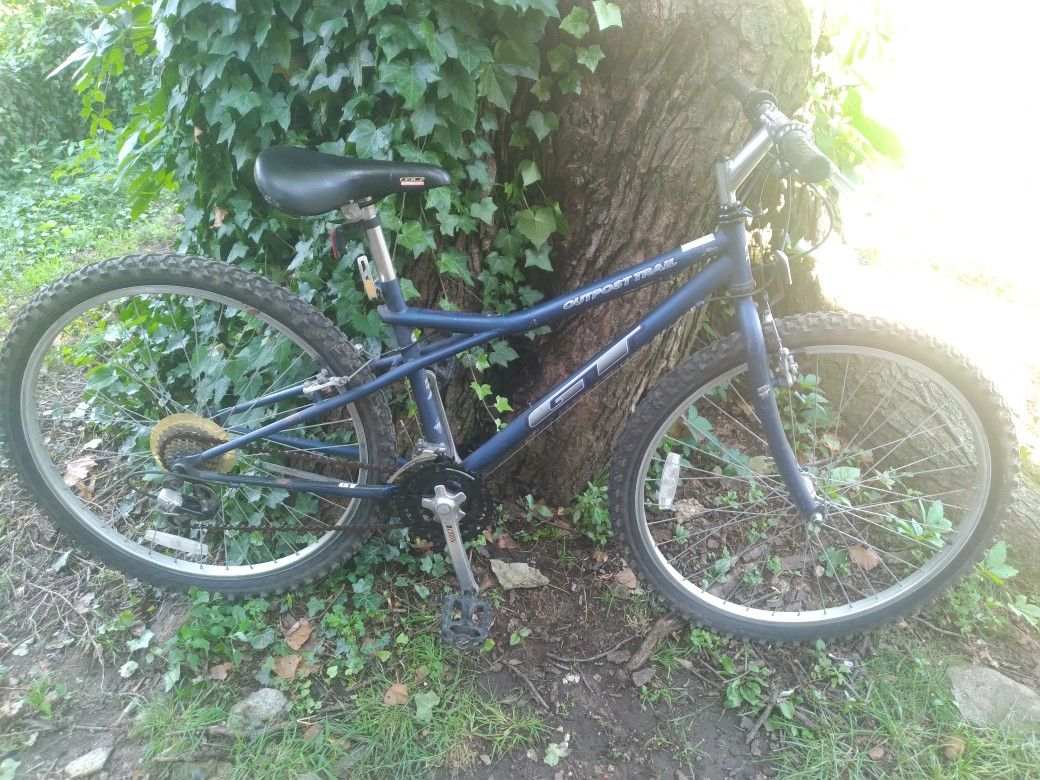 Nice GT 26" aluminum 21 speed mountain bike