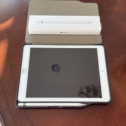 Apple iPad 6th Generation 32GB w/ Apple Pencil 1 and Case