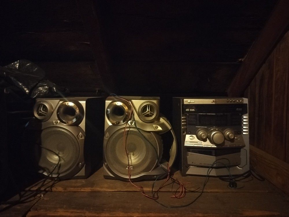 JVC Gigatube Stereo (Will Accept Offers)