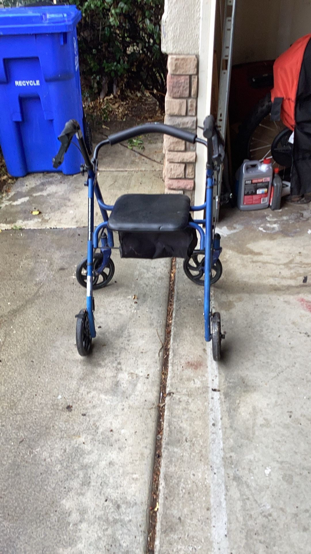 Walker very good condition easy easy to carry and fold