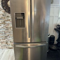 30” Whirlpool Refrigerator 