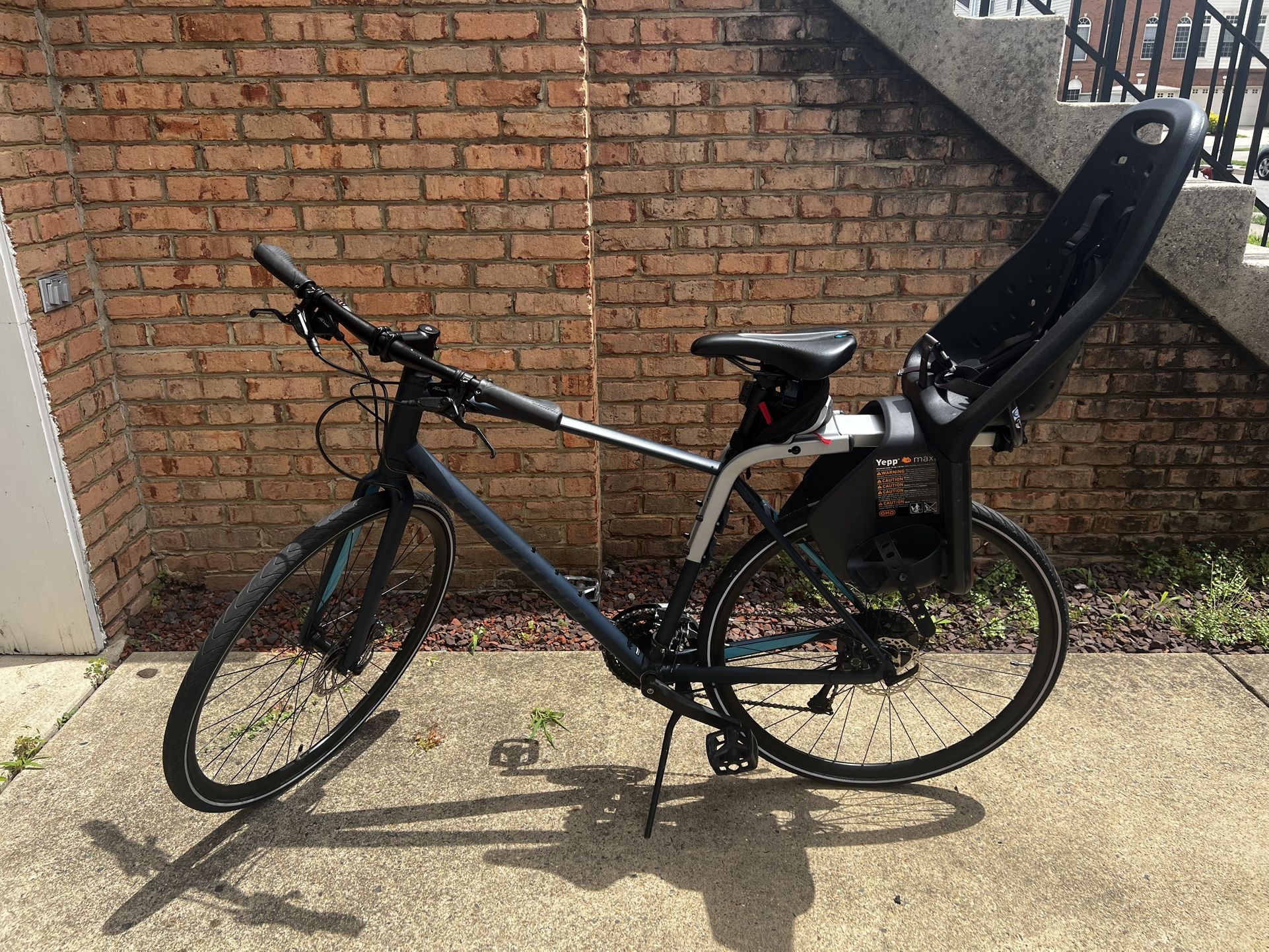 2019 Specialized Sirrus SL w/ Thule Yepp Maxi Childs Seat