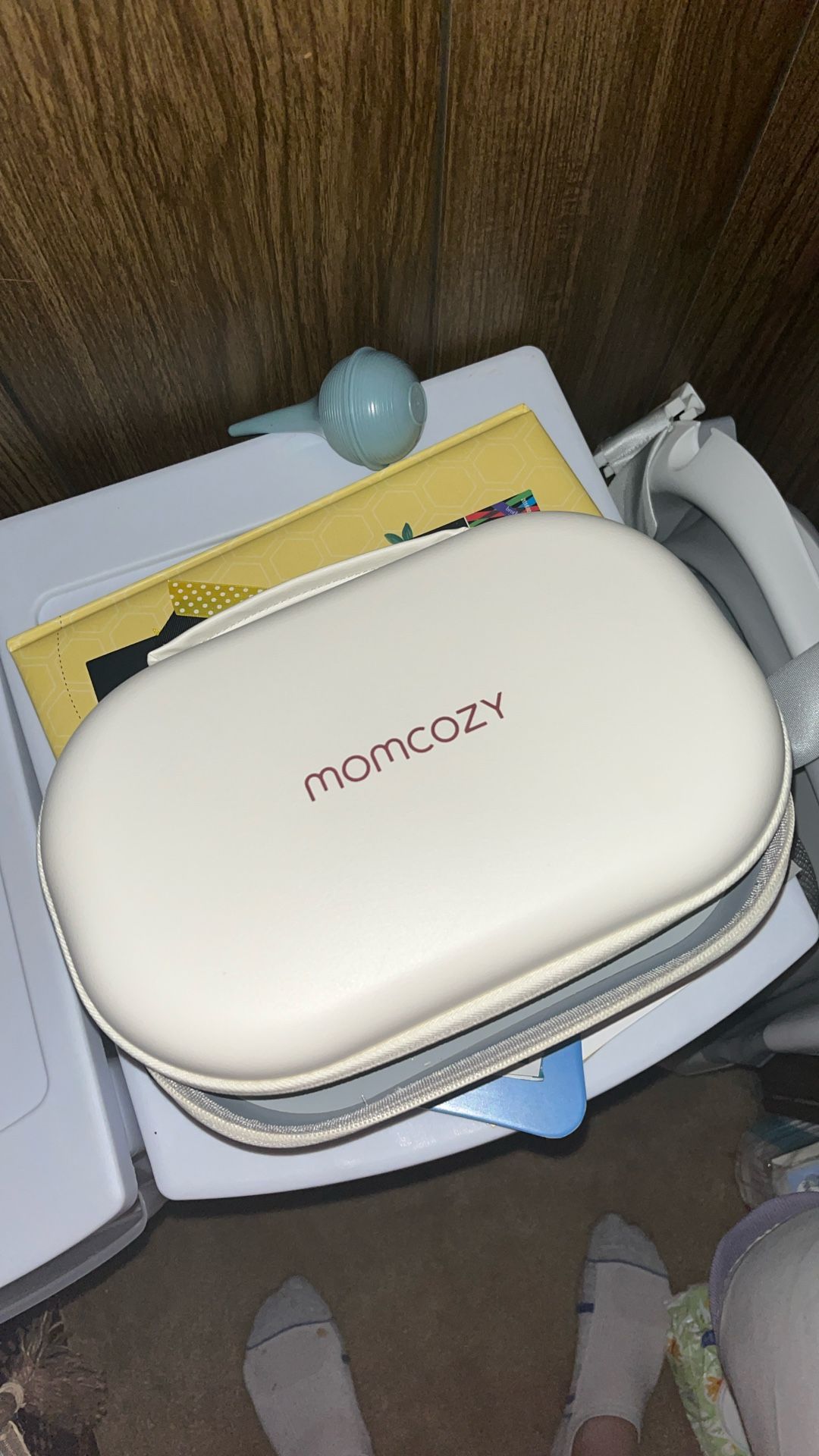 Mom Cozy Portable Breast pump