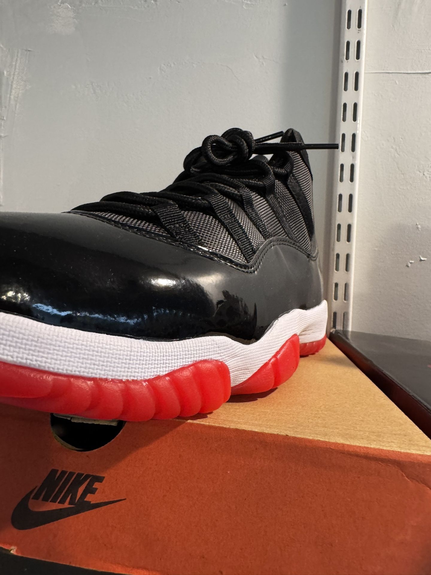 Air Jordan 11 Retro Black/Red