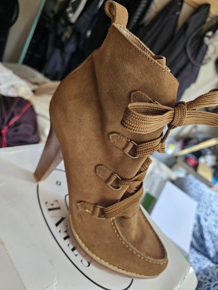 Chinese Lundary Lace Up Boots