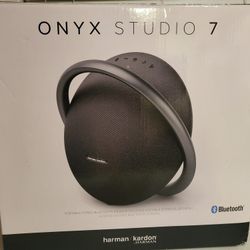 ONYX STUDIO 7 GENERATION SPEAKERS BLUETOOTH. PERFECT CONDITION. 