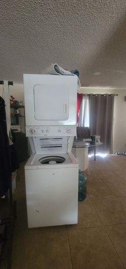 STACKABLE KENMORE / Washer And Dryer 24-inch