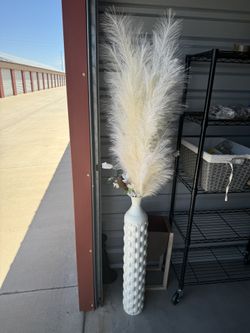 Home Decor Large Vase With Feathers